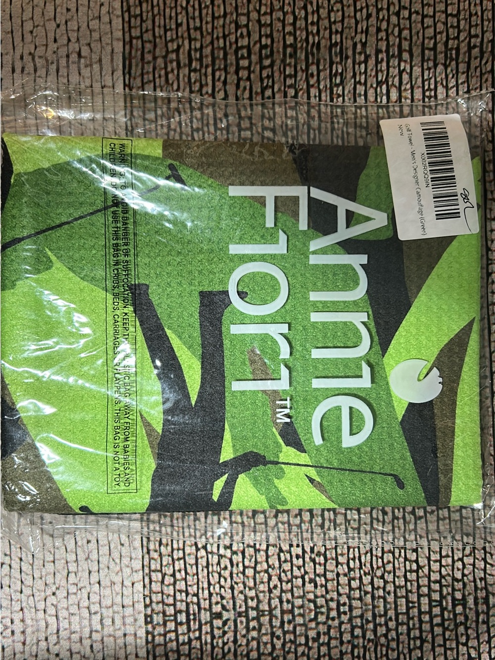 Annie Fiori Green or Red Golf Towel